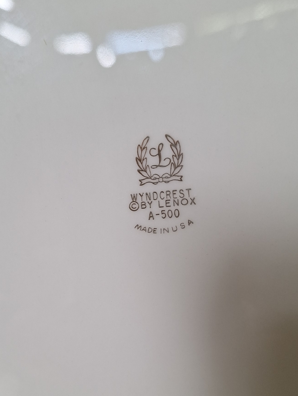 Lenox Wyndcrest fine china dinner plate featuring a floral pattern blue flo - Picture 5 of 6